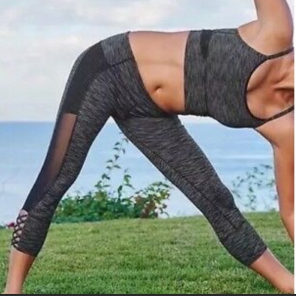 Athleta Mind Over Mat Mesh Capri